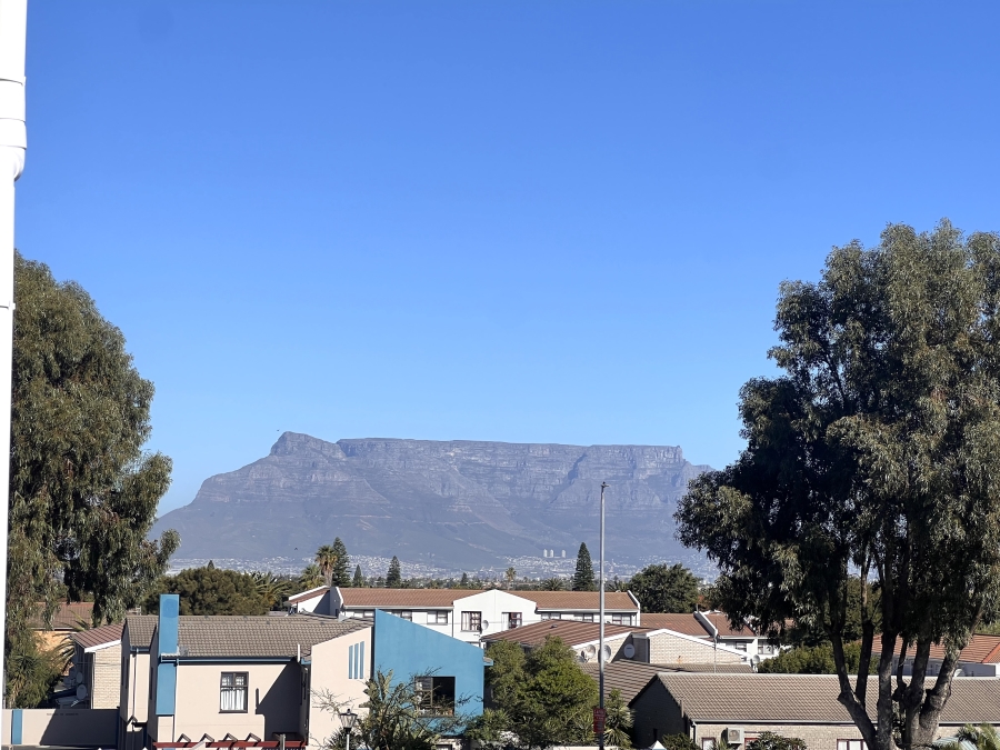 To Let 1 Bedroom Property for Rent in Table View Western Cape